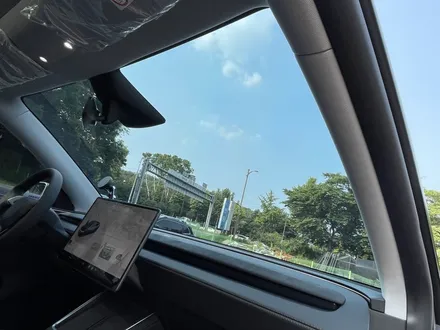테슬라 모델Y 주니퍼 브이쿨 필름 및 브이쿨 프로모션으로 시공기 / 과천시 과천동