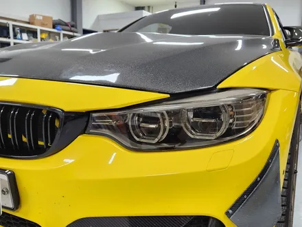 랩핑맛집 BMW F82 M4 헤드램프 울트라핏XP 블랙골드,골드블랙 시공 /헤드램프는 노랑!!/ 남양주랩핑 / 포천랩핑 / 의정부랩핑 / 동두천랩핑 / 서울랩핑 / 남양주