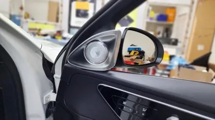 BENZ 벤츠 W206 전동부메스터 스피커 입니다