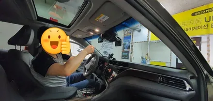 토요타 2018년형 캠리 하이브리드 순정형 애플 무선 카플레이(Carplay) / 안드로이드 오토(유선) 지원 K-play 설치 매립 시공 장착기