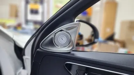 BENZ 벤츠 W206 전동부메스터 스피커 입니다