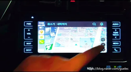 4세대 프리우스 카플레이 - 유 무선 아이폰 연결 지원