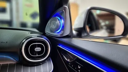 BENZ 벤츠 W206 전동부메스터 스피커 입니다