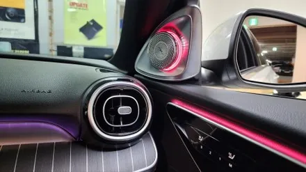 BENZ 벤츠 W206 전동부메스터 스피커 입니다