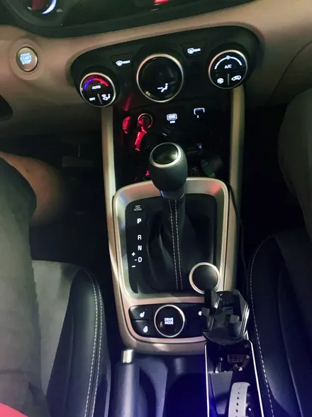 현대 소형 SUV 베뉴 어라운드뷰(리얼 3D, 360블랙박스)장착기