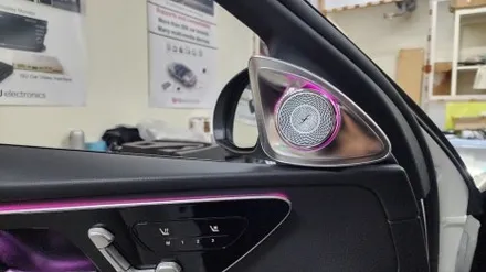 BENZ 벤츠 W206 전동부메스터 스피커 입니다