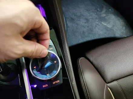 BMW 530I 순정 서라운드뷰 어라운드뷰 크리스탈기어3종 파킹어시스턴트 G30 입니다