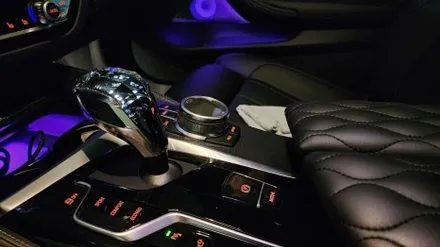BMW 5시리즈 G30 520I 크리스탈 기어세트 마에스트로스피커 회오리엠비언트