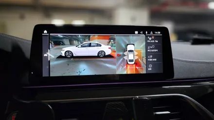 bmw 5시리즈 g30 순정어라운드뷰 파킹어시스턴트 입니다