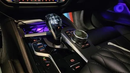 BMW 5시리즈 G30 520I 크리스탈 기어세트 마에스트로스피커 회오리엠비언트