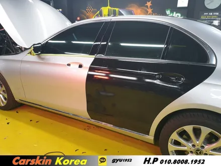 군포에서 랩핑샾을 찾는다면? 카스킨 코리아죠^^ (벤츠 E300 4MATIC 블랙 유광 전체랩핑) / 경기 군포