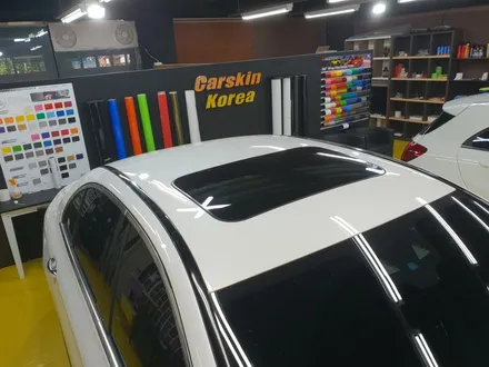 벤츠 e300 루프스킨 블랙유광 (에이버리 슈프림) 안양랩핑 카스킨코리아 / 경기 군포