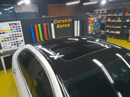 벤츠 e300 루프스킨 블랙유광 (에이버리 슈프림) 안양랩핑 카스킨코리아 / 경기 군포