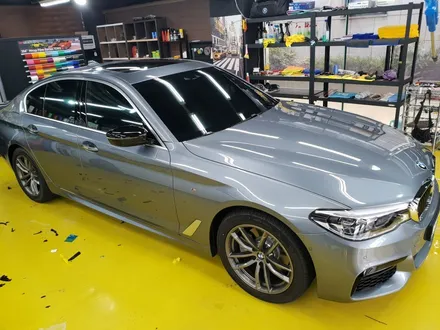 bmw 520d(g30) 생활보호 ppf 하면서 사이드미러 포인트 주기 (블랙 유광) 안양랩핑 카스킨 코리아 / 경기 군포