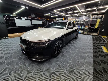 .bmw M5 랩핑으로 변화 주기.(투톤) 리얼 카본 / 군포 부곡동