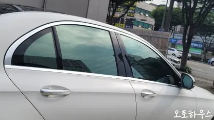 벤츠 W213 E300 아이나비 칼트윈 GR 썬팅 재시공