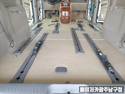 카니발 바닥 시공부터 가죽시트 시공까지 완벽하게