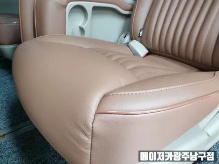 카니발 바닥 시공부터 가죽시트 시공까지 완벽하게
