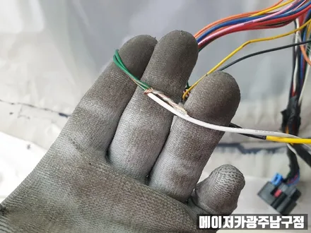 카니발 바닥 시공부터 가죽시트 시공까지 완벽하게