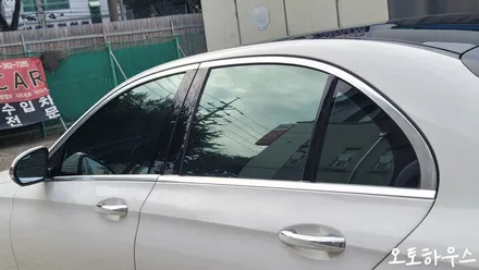 벤츠 W213 E300 아이나비 칼트윈 GR 썬팅 재시공