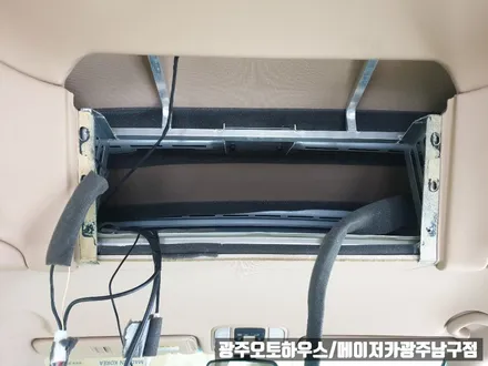 올뉴카니발하이리무진 천장형모니터28인치 조수석보조모니터까지