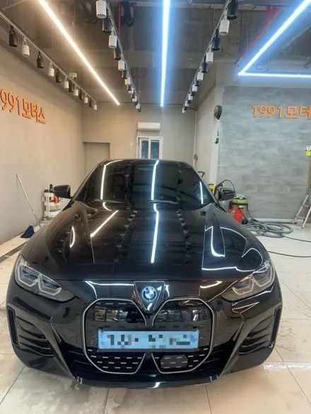 BMW i4 앞범퍼 찢어짐 깨짐 사고수리 후기 성남 수입차 교환도색·자차보험 처리 전문 1991모터스 / 성남 중원