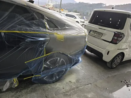 성남 여수동 k5 뒷펜다 뒤 범퍼 앞 범퍼 사고로 판금 도색 탈착도 색 잘하는 외형복원 전문 업체 / 성남 중원