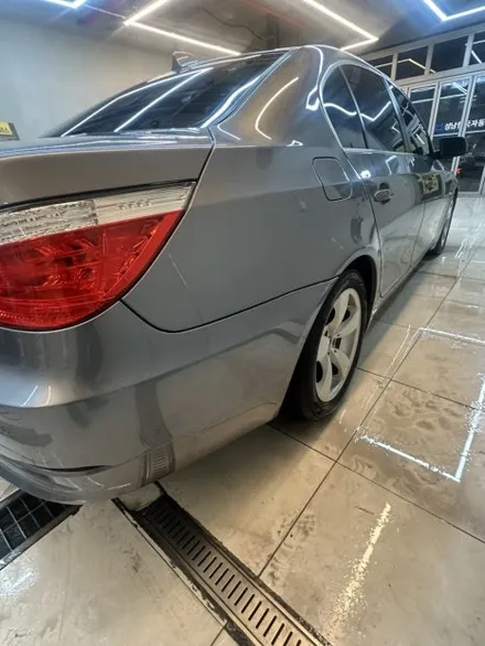 [성남·분당 BMW 사고수리] BMW 528i(E60) 후면추돌 사고뒷범퍼 탈거 오버홀 판금도색 · 대물보험 처리 전문수리 / 성남 중원