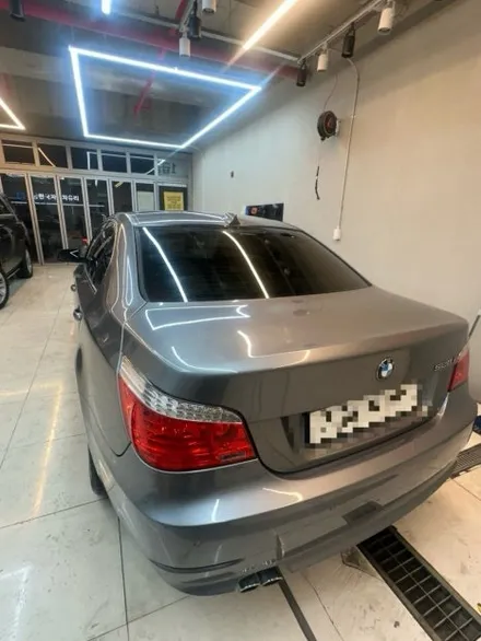 [성남·분당 BMW 사고수리] BMW 528i(E60) 후면추돌 사고뒷범퍼 탈거 오버홀 판금도색 · 대물보험 처리 전문수리 / 성남 중원