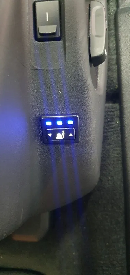 볼보 S60 통풍시트 시공