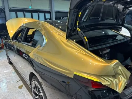 원주랩핑/덕스게러지 BMW I7 샴페인골드 투톤랩핑 / 원주시 행구동