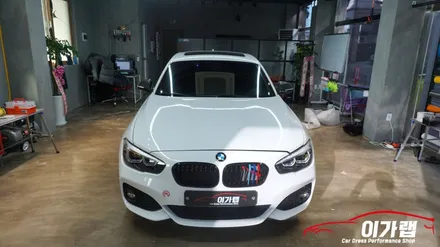BMW 118D 쉐도우 에디션 라이트필름+카본립 장착작업!!!! 김포이가랩/이가랩/경기이가랩/경기카스킨/양곡전체랩핑/김포루프스킨/서울전체랩핑/서울카스킨/라이트필름/PPF/유리막코팅 / 경기 김포 통진