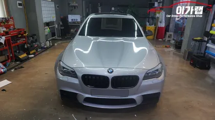 BMW 5시리즈(F10) 에이버리 사틴화이트 전체랩핑! 크롬가리기! 유광카본 포인트! 김포 이가랩 에서~[김포랩핑][인천랩핑][랩핑전문점][강서랩핑][PPF전문점] / 경기 김포 통진