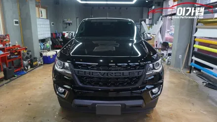 쉐보레 콜로라도 포인트랩핑! 안개등크롬 창문크롬 가리기! 김포 이가랩 에서 [크롬가리기][크롬없애기][랩핑전문점][정품필름취급점] / 경기 김포 통진