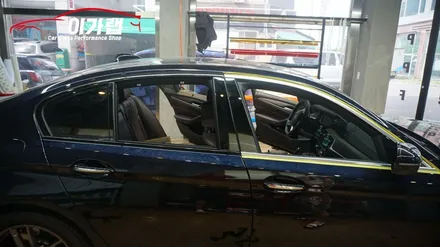 BMW530i 창문틀 크롬가리기! 크롬없애기! 크롬을 싫어하는분은 강력추천! 김포이가랩에서~[김포랩핑][인천랩핑][일산랩핑][김포카스킨] / 경기 김포 통진