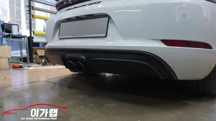 포르쉐 718GTS 디퓨져 랩핑  옵션추가를 해서 큰돈 나가는것보단 합리적인 가격 랩핑으로 / 경기 김포 통진