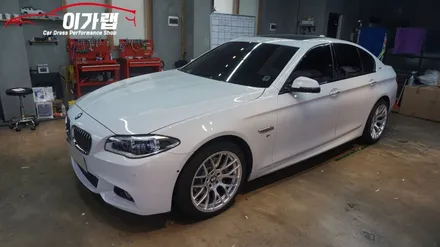 BMW 5시리즈 (F10) 그릴랩핑! 그릴 크롬랩핑 ! 삼색! 김포 이가랩 에서 [포인트랩핑][그릴랩핑][본넷랩핑][스포일러랩핑][랩핑전문점] / 경기 김포 통진