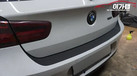 BMW 1시리즈 루프스킨 제거 & 뒷범퍼하단 포인트랩핑 ! 김포 이가랩 에서 [김포랩핑][필름제거][전체랩핑제거][랩핑맛집][김포랩핑샵] / 경기 김포 통진