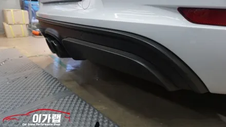 포르쉐 718GTS 디퓨져 랩핑  옵션추가를 해서 큰돈 나가는것보단 합리적인 가격 랩핑으로 / 경기 김포 통진
