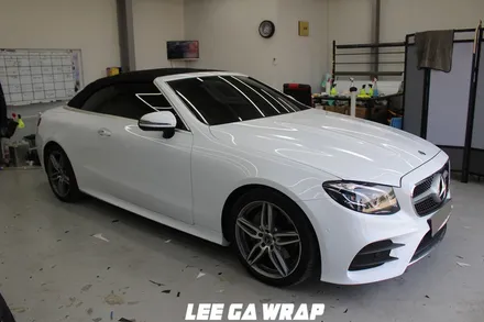 벤츠 E220D 카브리올레 은색에서 유로마스터 고광택필름 화이트 색으로 ! 오픈카는 화이트색이죠! / 김포, 파주, 인천