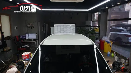 티볼리 루프스킨 재시공 및 투톤포인트랩핑 에어버리 블랙유광!!!나만의스타일로 투톤 랩핑 김포이가랩에서 !!! / 경기 김포 통진