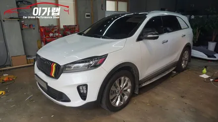 쏘렌토 프론트 스키드 회색부분을 블랙유광으로 랩핑!!!김포 이가랩 에서~[김포랩핑][포인트랩핑][PPF][전체랩핑][랩핑전문점][래핑] / 경기 김포 통진