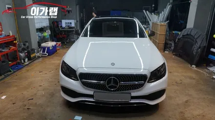 벤츠 E클래스 실내하이글로시 랩핑 & 라이트톤다운 ! 김포 이가랩 에서 [김포랩핑][실내랩핑][일산랩핑][랩핑전문점][PPF] / 경기 김포 통진