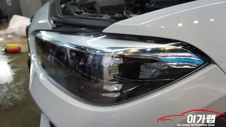 BMW 118D 쉐도우 에디션 라이트필름+카본립 장착작업!!!! 김포이가랩/이가랩/경기이가랩/경기카스킨/양곡전체랩핑/김포루프스킨/서울전체랩핑/서울카스킨/라이트필름/PPF/유리막코팅 / 경기 김포 통진