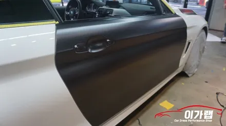 BMW 428i 화이트에서 에이버리 사틴블랙 전체랩핑으로 새차 탄생!!김포이가랩에서~[김포랩핑][인천랩핑][일산랩핑][래핑] / 경기 김포 통진