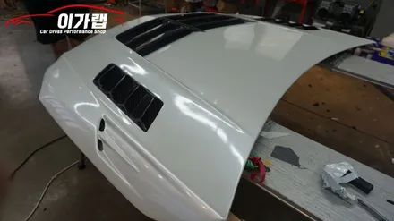 벤츠 A45 AMG풀튜닝차량 리얼카본 본넷을 순정색으로 랩핑! 김포 이가랩에서!![김포랩핑][일산랩핑][인천랩핑][본넷랩핑][랩핑전문점][PPF] / 경기 김포 통진