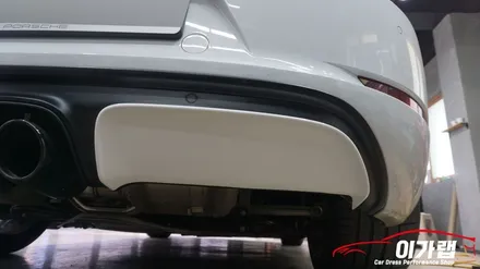포르쉐 718GTS 디퓨져 랩핑  옵션추가를 해서 큰돈 나가는것보단 합리적인 가격 랩핑으로 / 경기 김포 통진