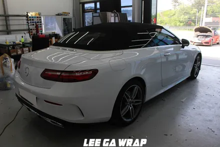 벤츠 E220D 카브리올레 은색에서 유로마스터 고광택필름 화이트 색으로 ! 오픈카는 화이트색이죠! / 김포, 파주, 인천