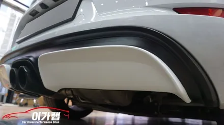 포르쉐 718GTS 디퓨져 랩핑  옵션추가를 해서 큰돈 나가는것보단 합리적인 가격 랩핑으로 / 경기 김포 통진
