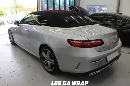 벤츠 E220D 카브리올레 은색에서 유로마스터 고광택필름 화이트 색으로 ! 오픈카는 화이트색이죠! / 김포, 파주, 인천
